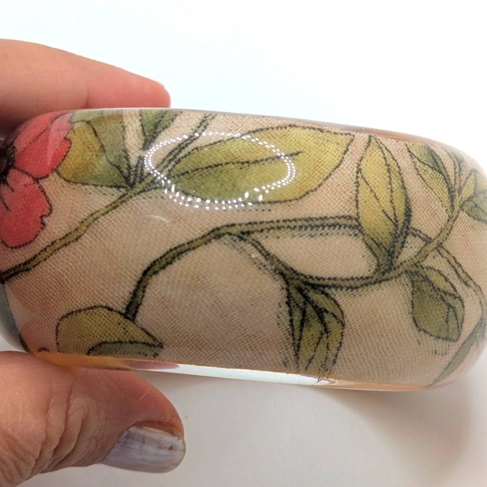 Vintage Floral Lucite Bangle Bracelet 6" - Picture 6 of 6